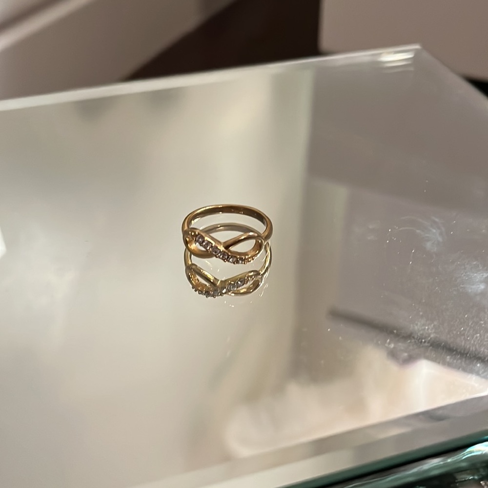 Gold infinity ring w rhinestones